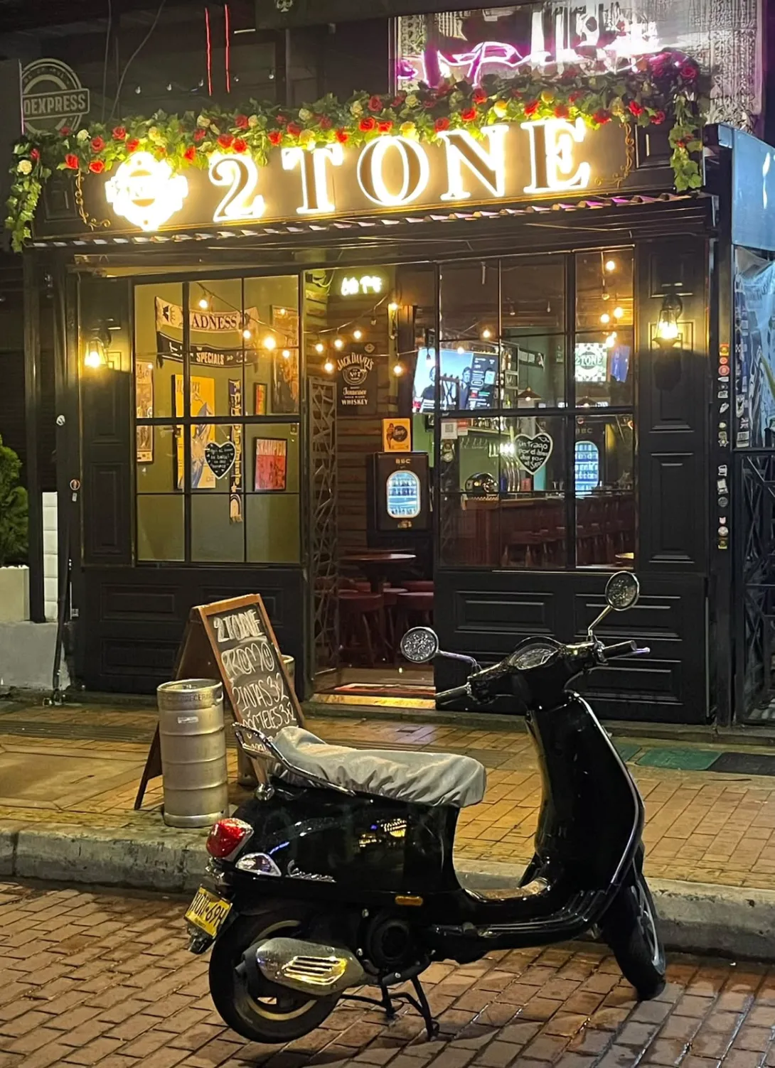 2 TONE - PUB