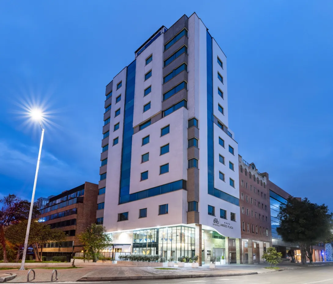 CIA Hotelera andes plaza