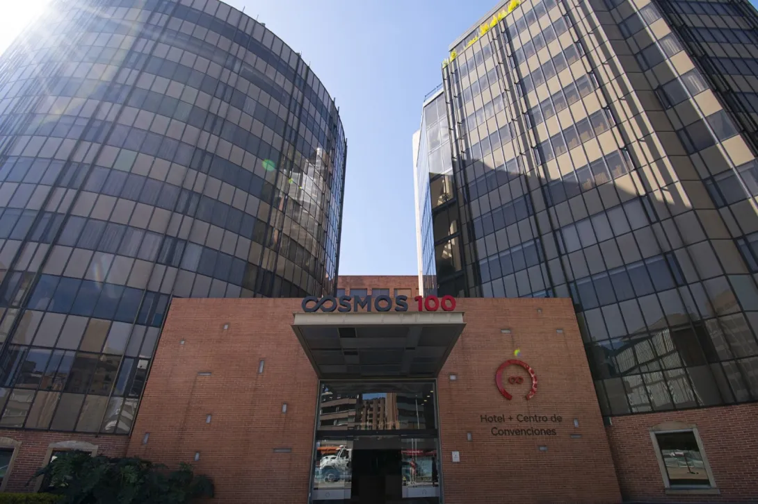 Hotel Cosmos 100 & Centro de Convenciones